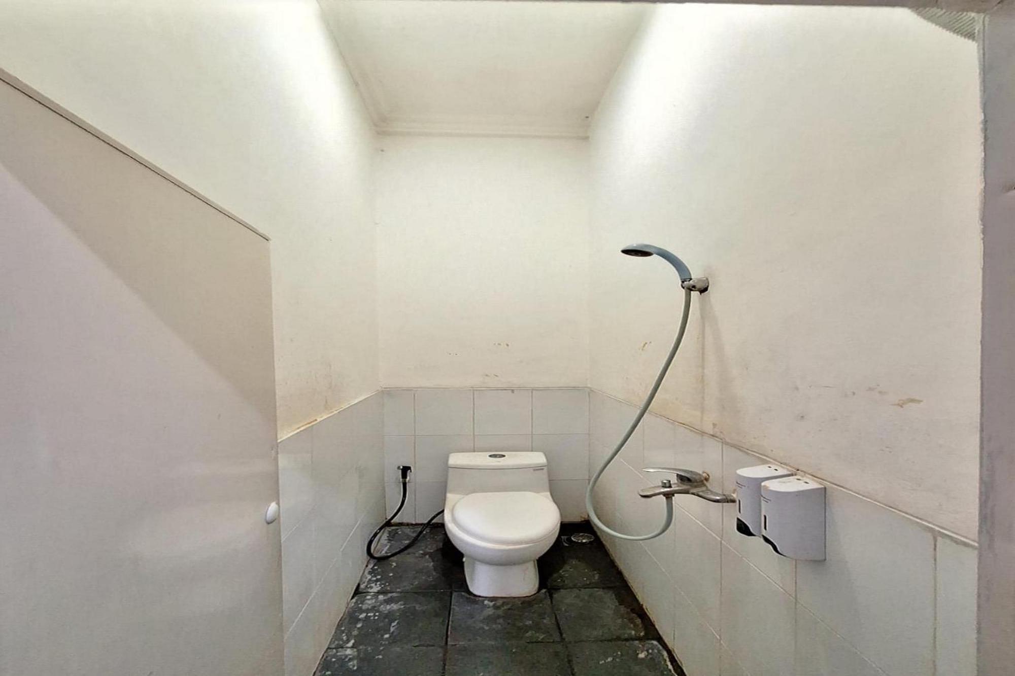 Oyo 93584 Rukotel South Tangerang ภายนอก รูปภาพ