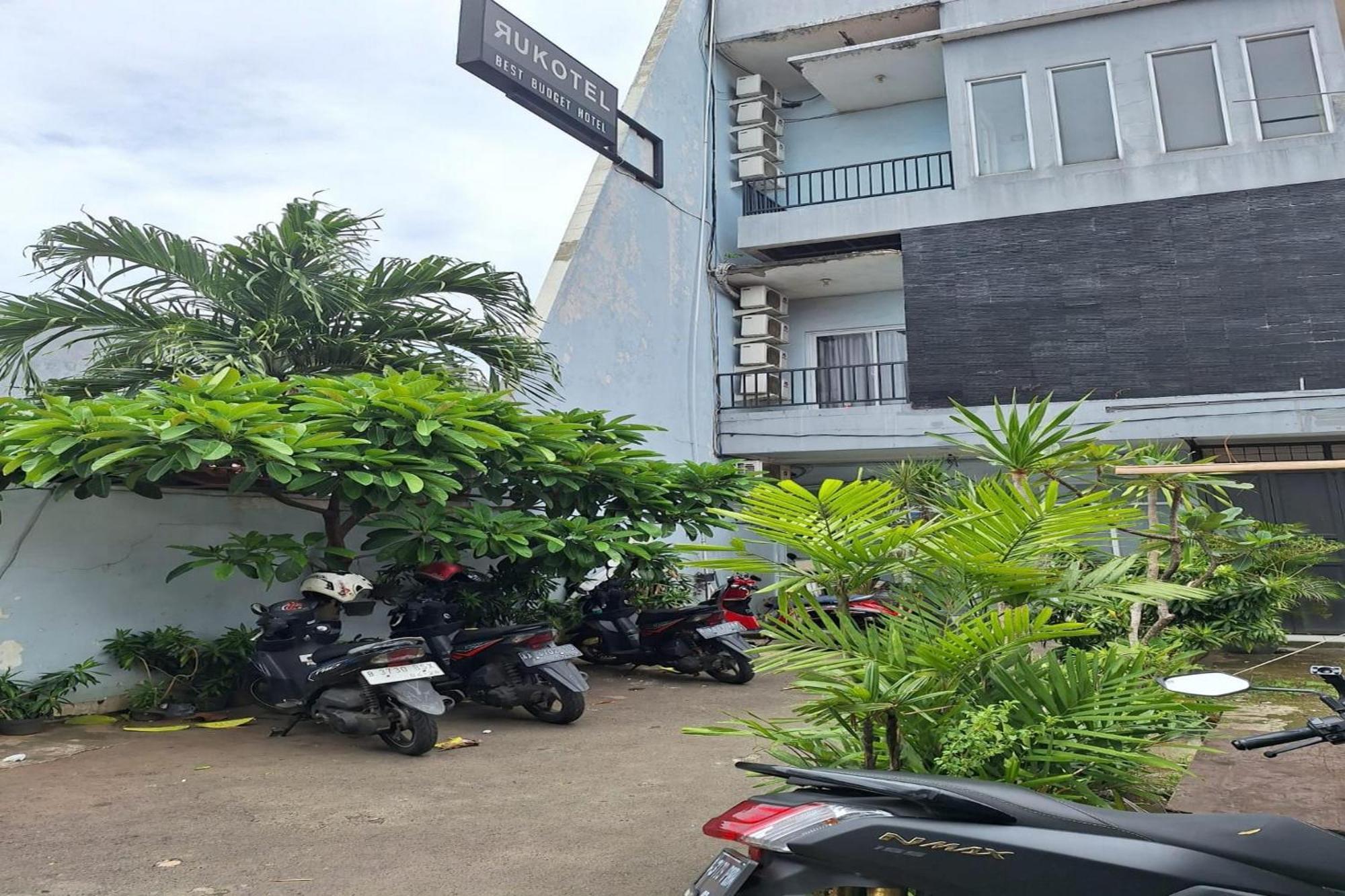 Oyo 93584 Rukotel South Tangerang ภายนอก รูปภาพ